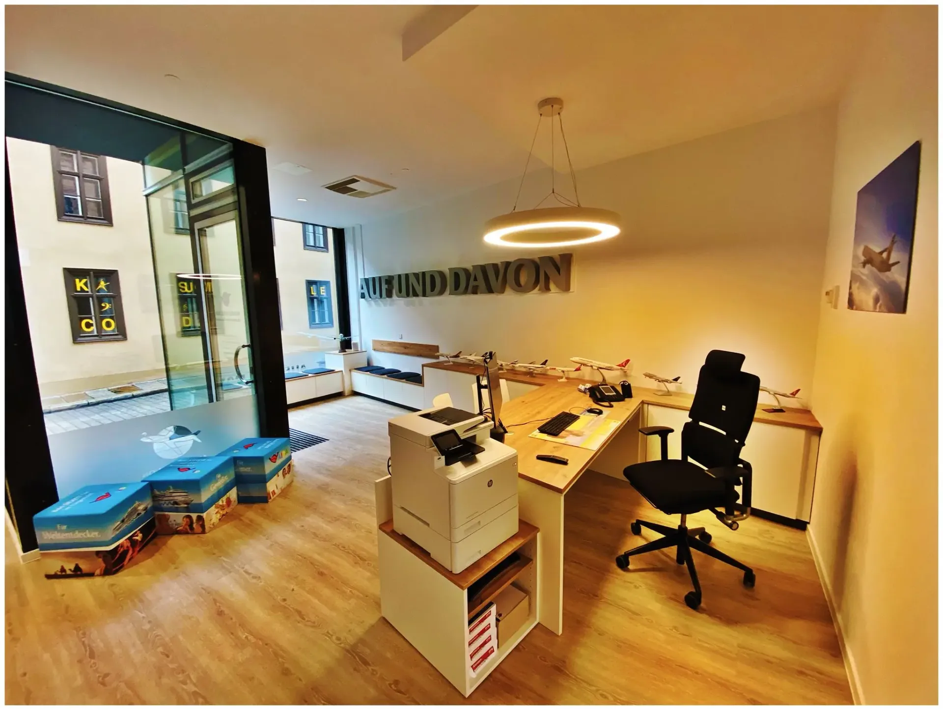 Büro AUF UND DAVON in Halle